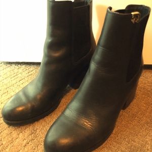 Tory Burch size 9 black ankle boots